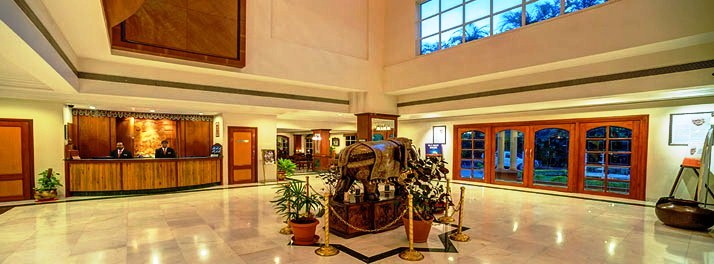 350/Shraddha Sarovar Portico - Shirdi 02.jpg